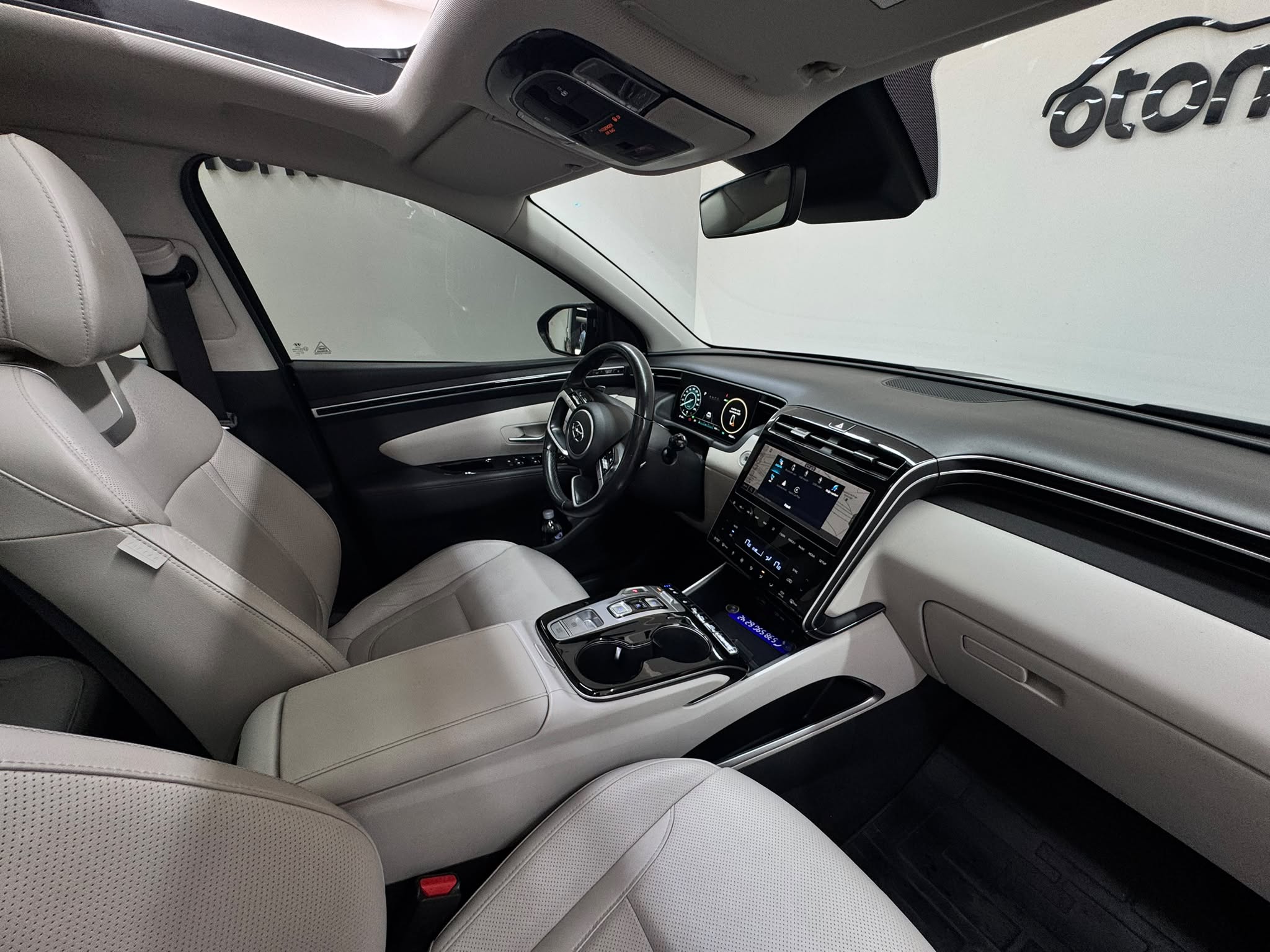 HYUNDAI TUCSON 28